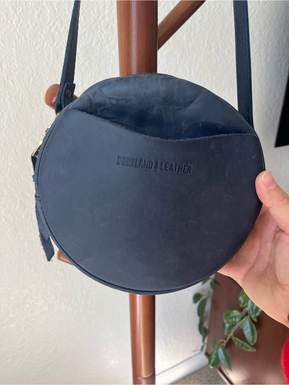 Portland Leather Circle Crossbody Bag in Navy